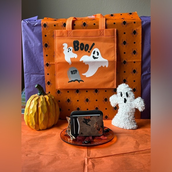 ππ»πββ¬ COACH ZIP CARD CASE IN SIGNATURE CANVAS WITH HALLOWEEN PRINT πββ¬π»π - Picture 3 of 16